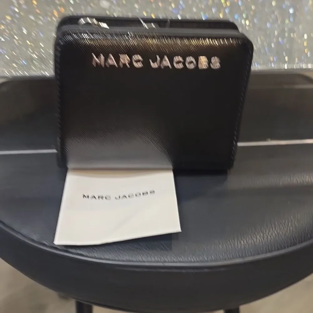 Marc Jacobs elegant wallet